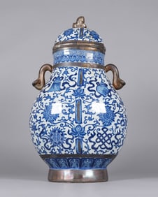 Chinese important antique b/w vase