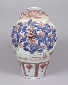 Chinese fine carved tall vase