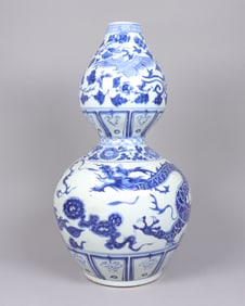 Chinese tall b/w dragon vase