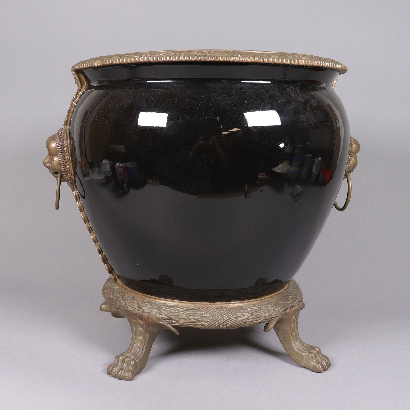 Chinese large gilted pot (1 of 6)