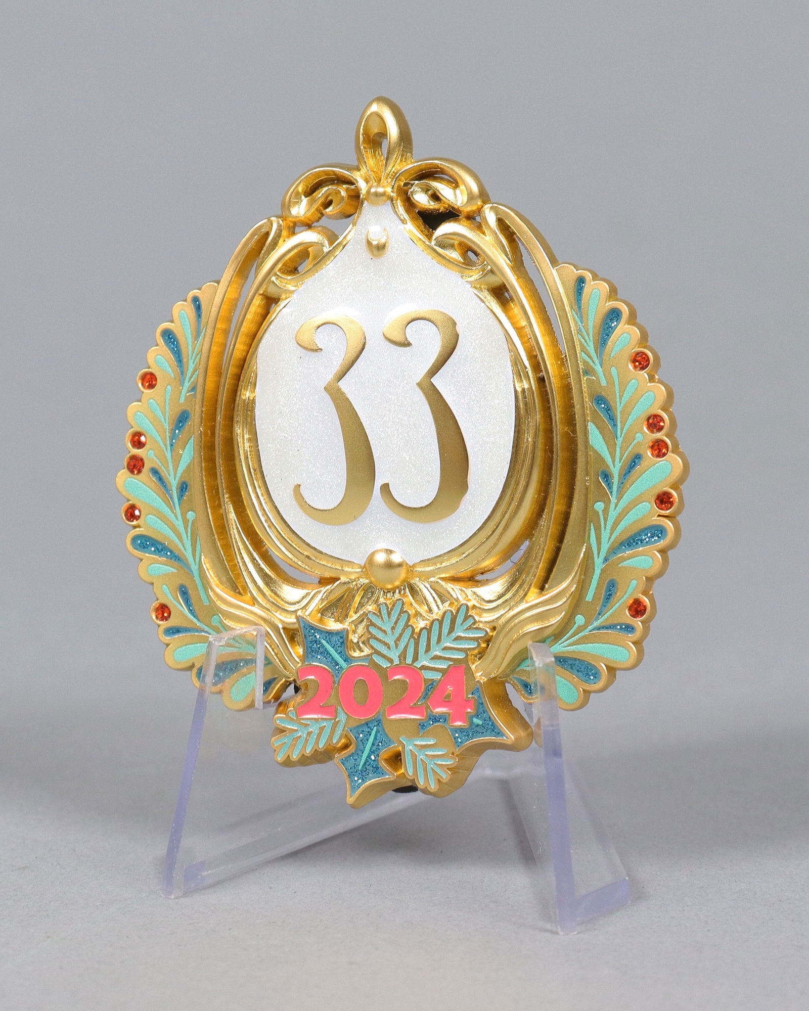 Rare 2024 Disney Club 33 pin: Rare 2024 member only, Disney club 33 member pin.