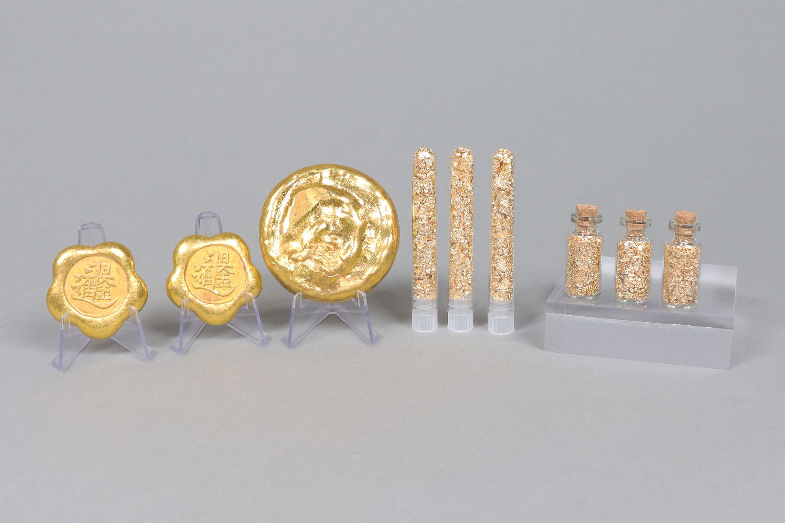 Lots Chinese ingots ungraded: Lots Chinese ingots ungraded or authenticted. We do not guarantee any markings, material, age, or grading. All sales are final, no return.