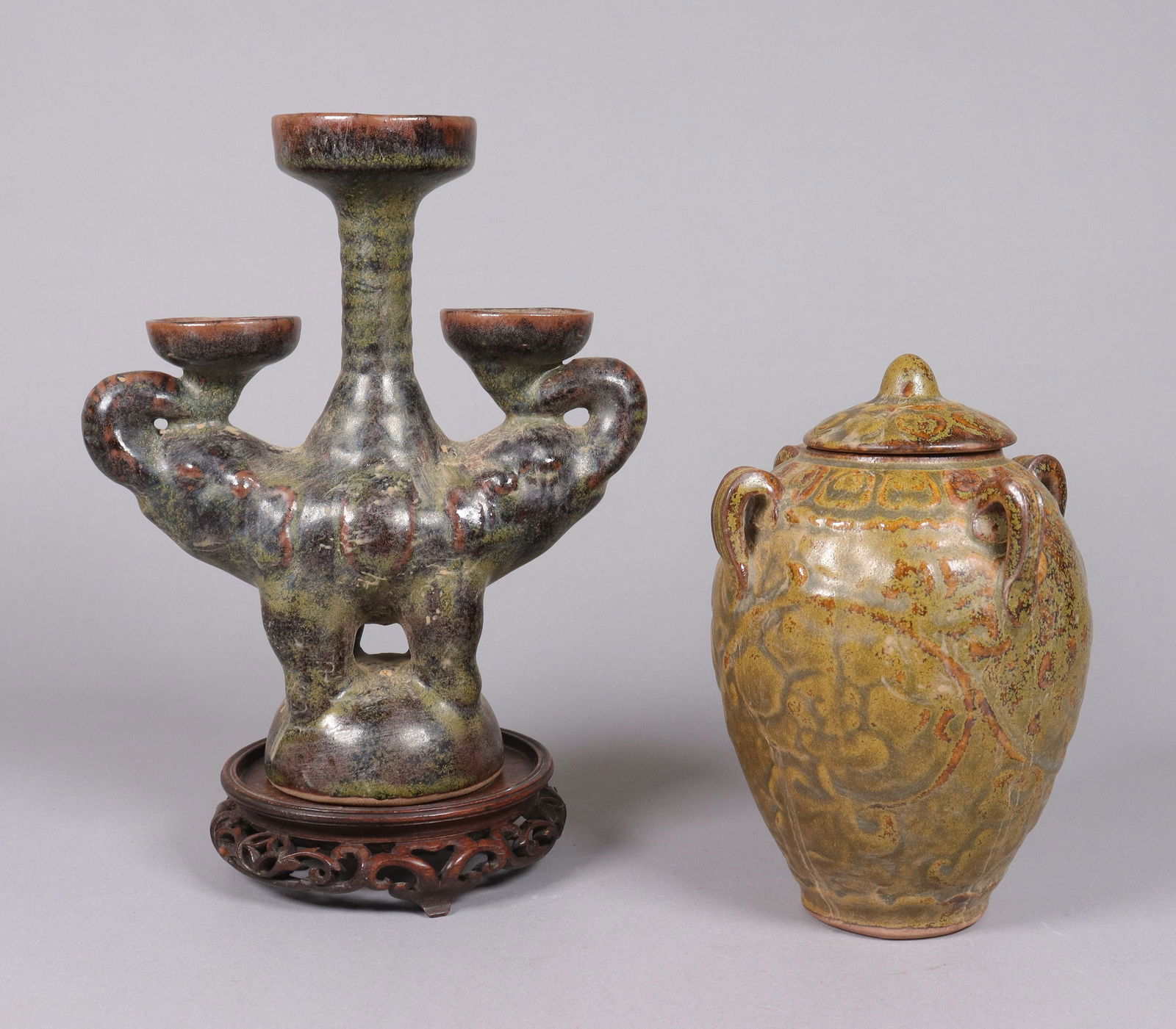 Lots Chinese ceramic vase: Lots Chinese ceramic vase, largest H: 8.5" x W: 7.25."