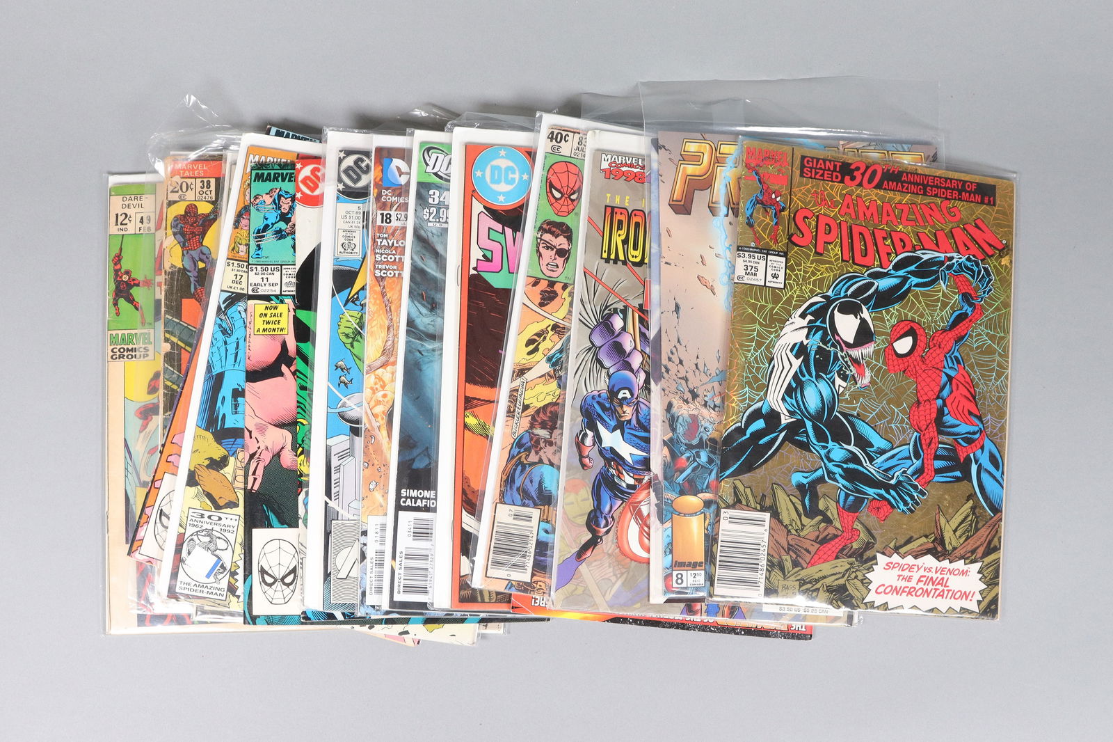 Lots comic books: Lots comic books.
