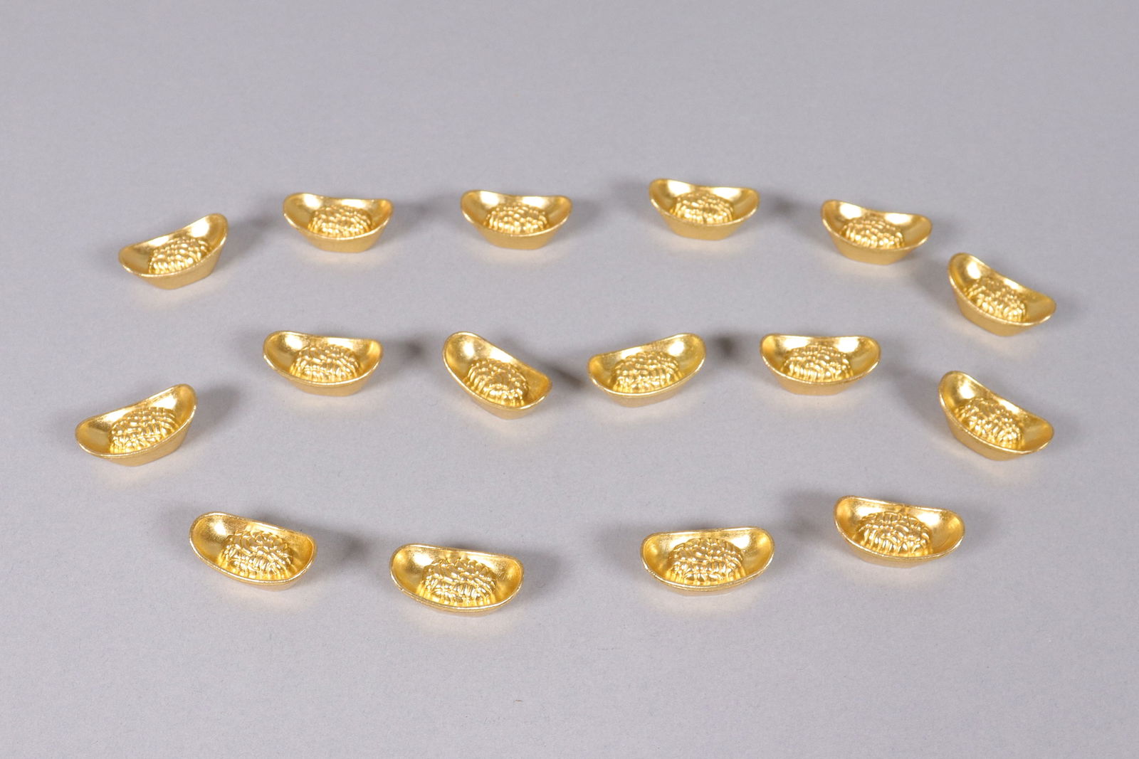 Lots Chinese ingots ungraded: Lots Chinese ingots ungraded or authenticted. We do not guarantee any markings, material, age, or grading. All sales are final, no return.