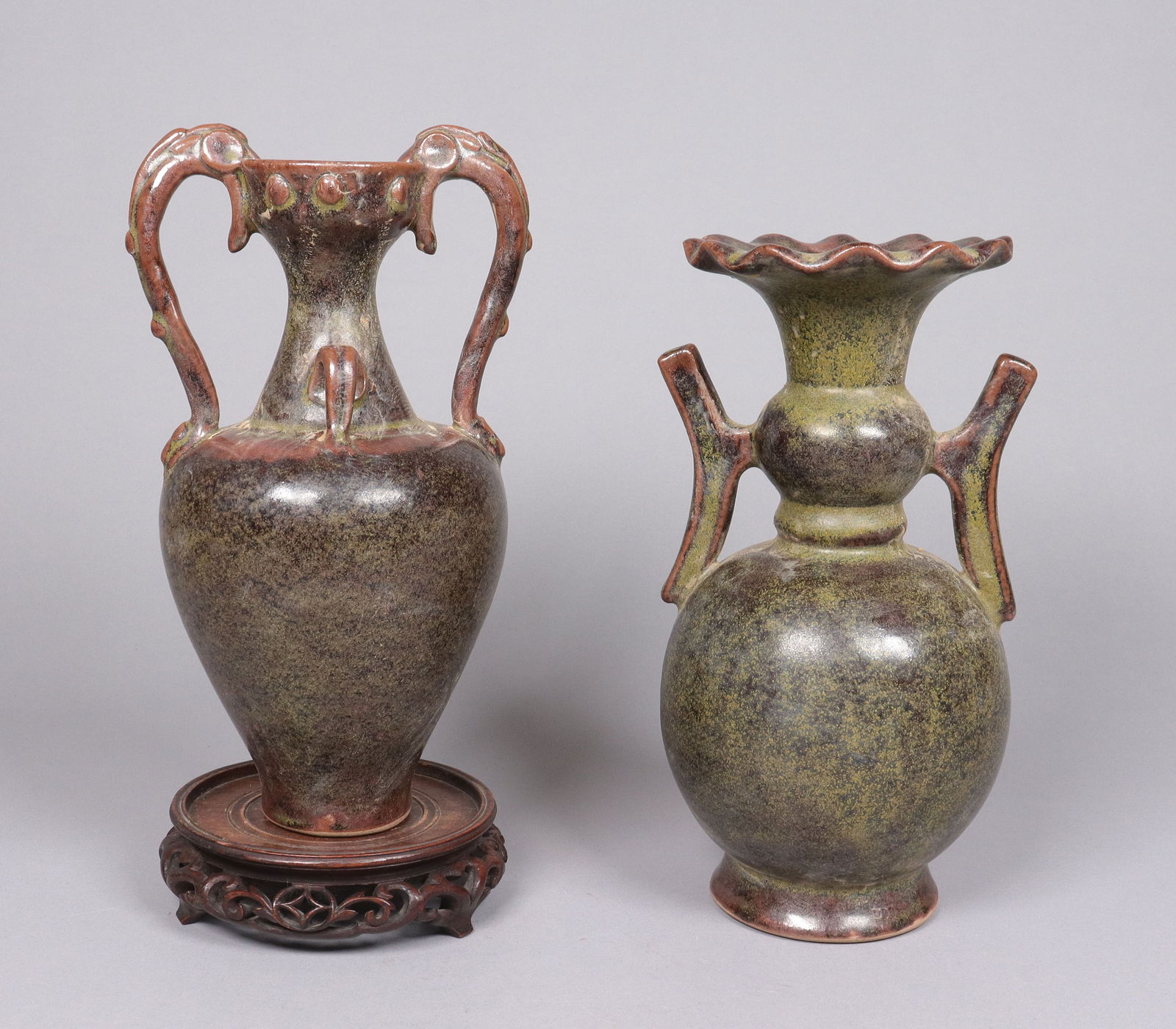 2 Chinese ceramic vase: 2 Chinese ceramic vase. Largest H: 9.25" x W: 5."