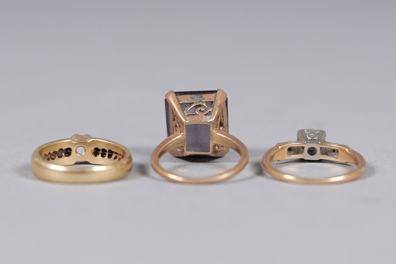 Lots gold estate ring - 2