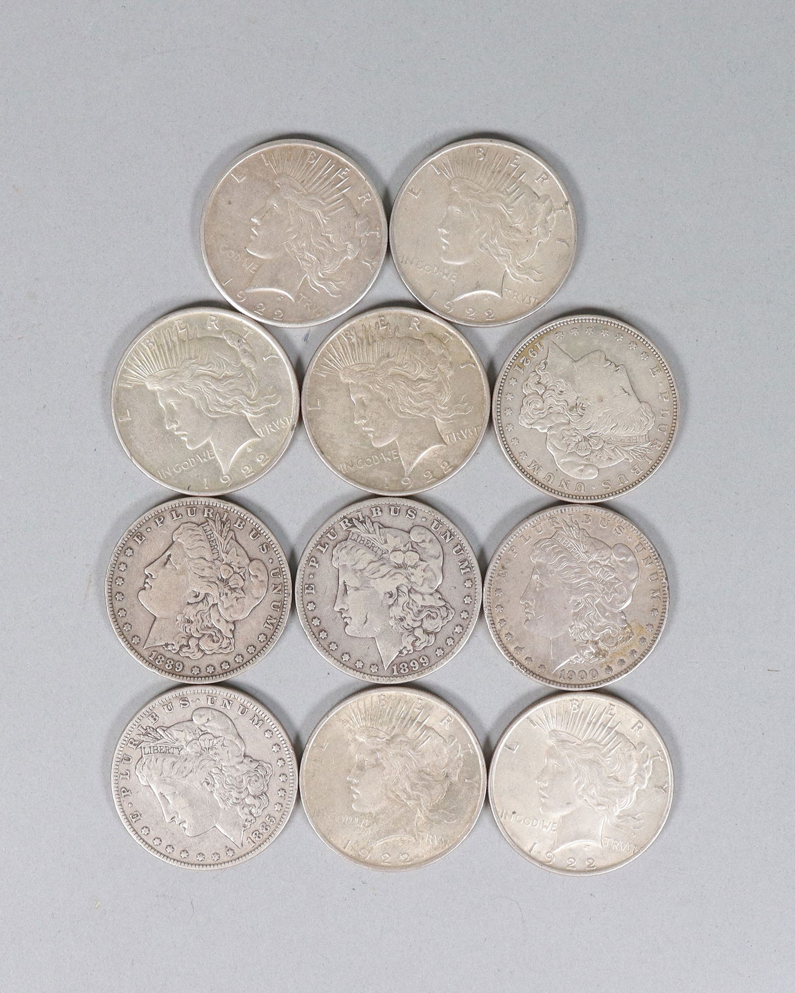 11 antique Morgan dollar: 11 antique Morgan dollars.