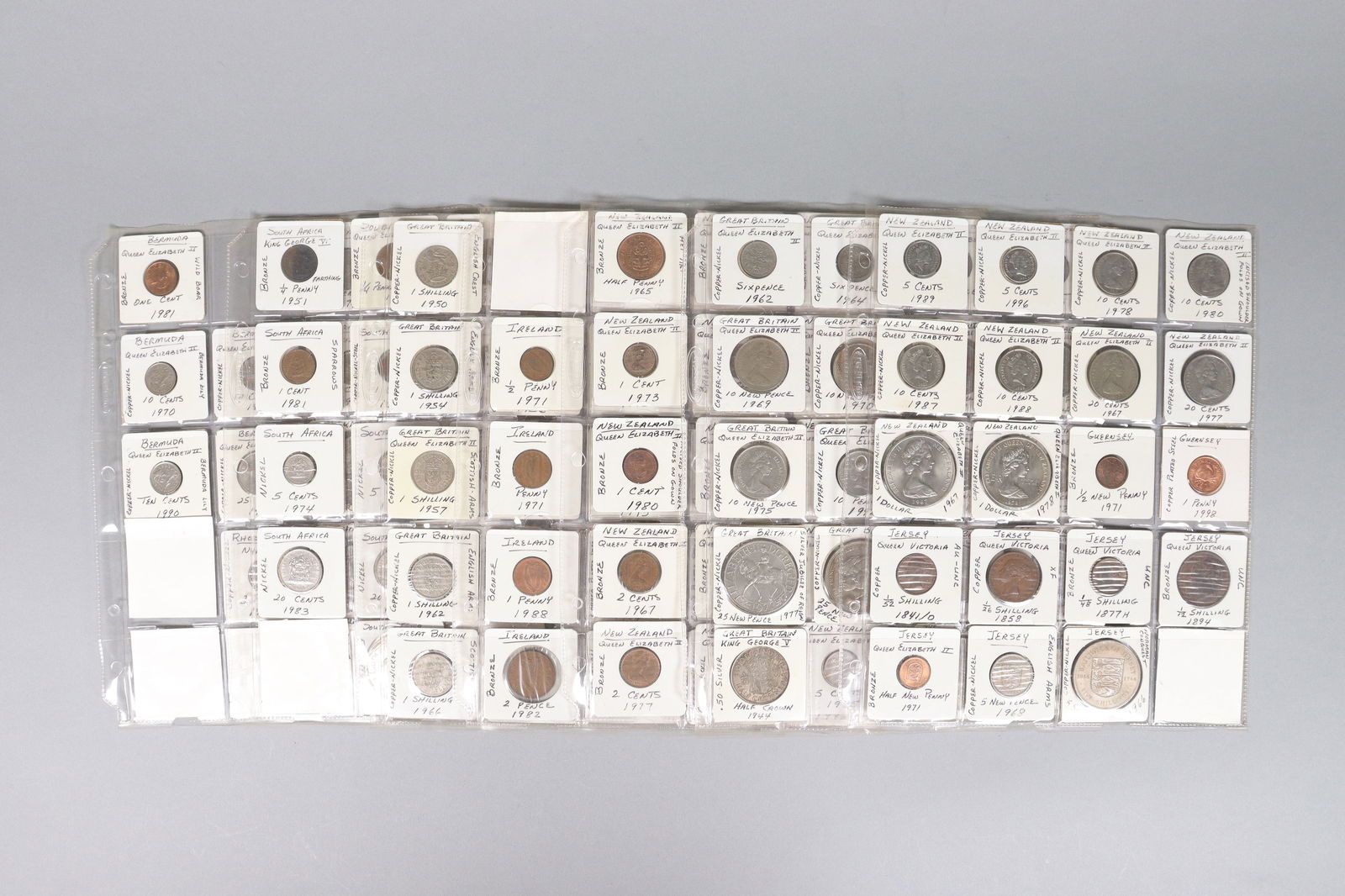 Lots vintage world coins ungraded: Lots vintage world coins, ungraded. Some might have silver content. All sales are final, no return.