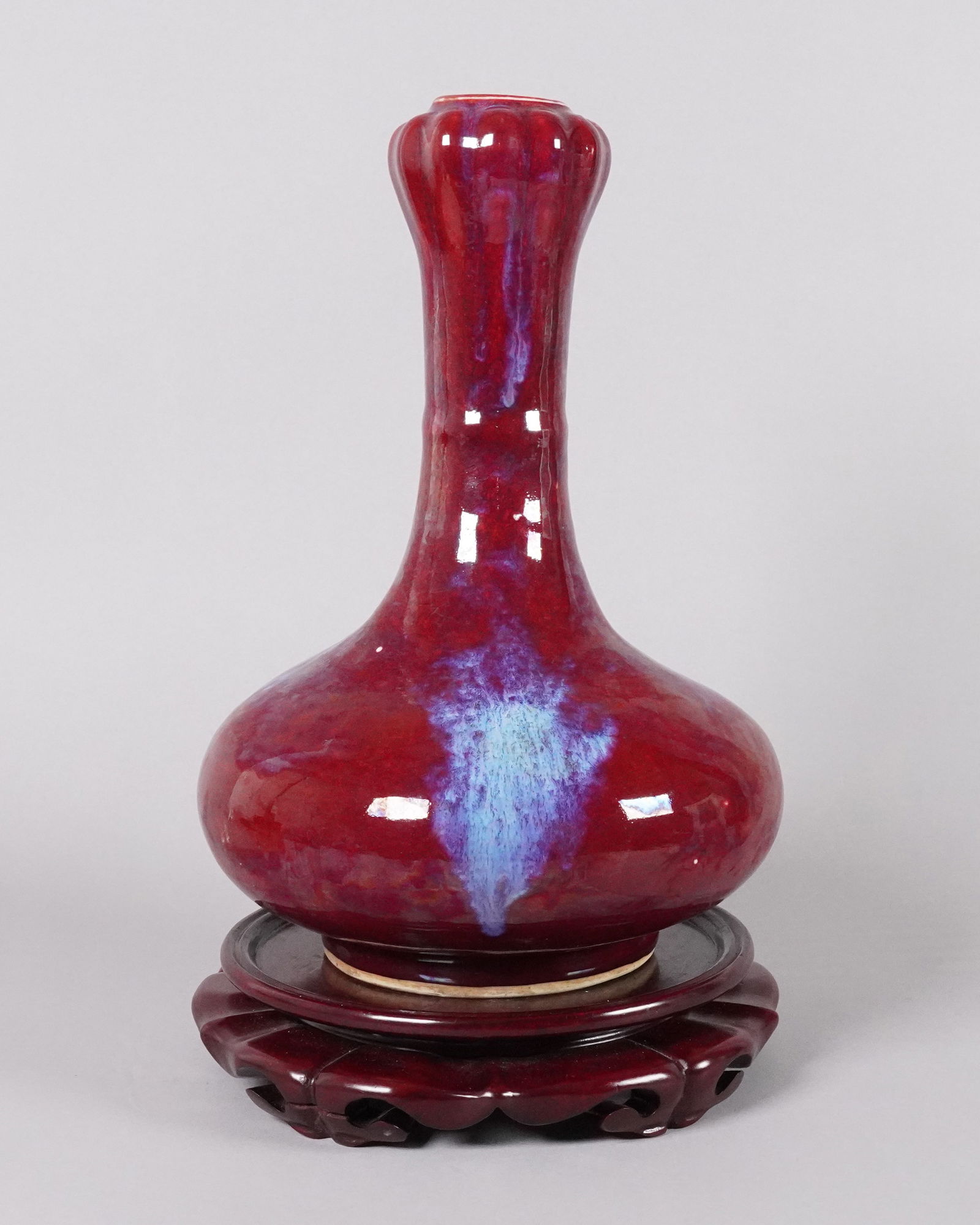Chinese fine purple vase (1 of 6)