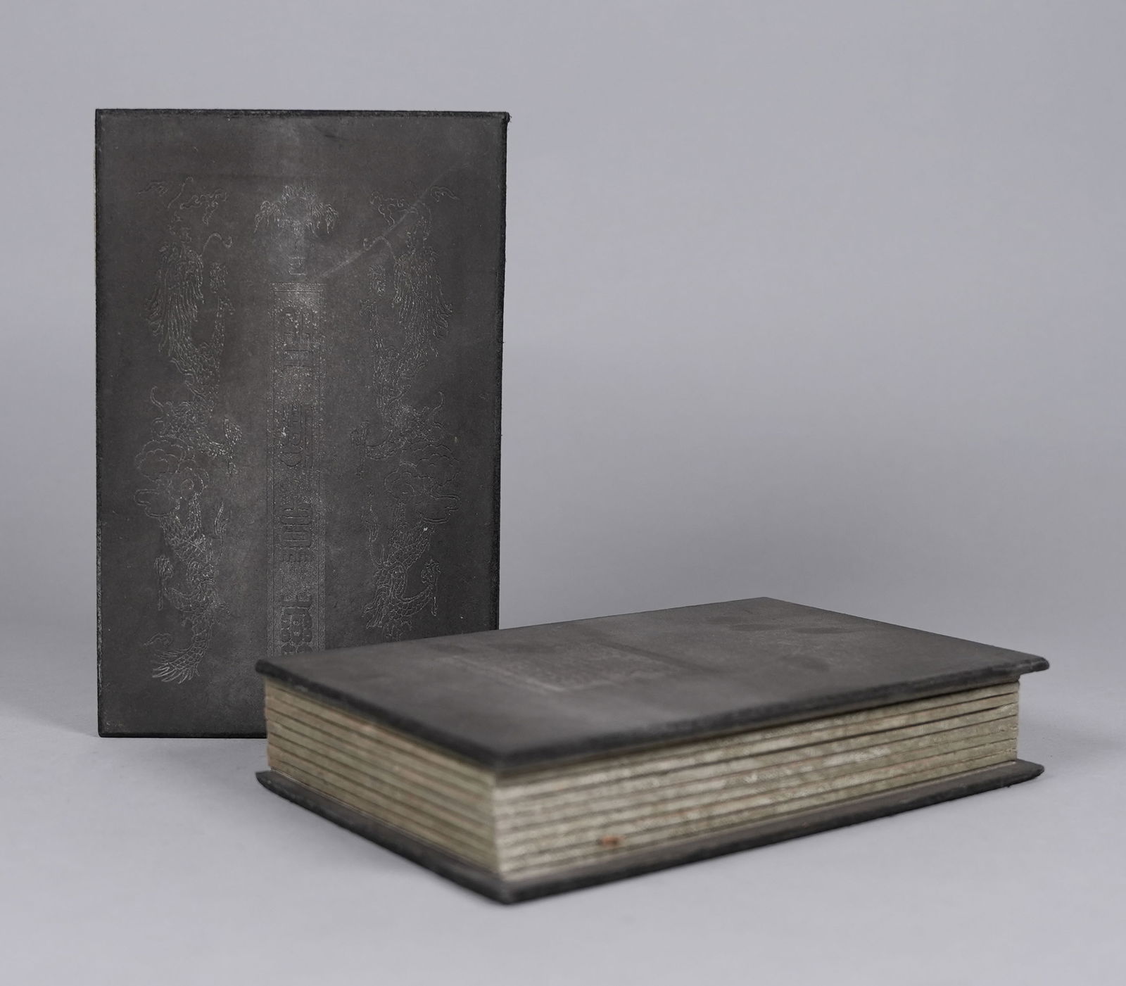 Lots Chinese carved albums: Lots Chinese carved albums.