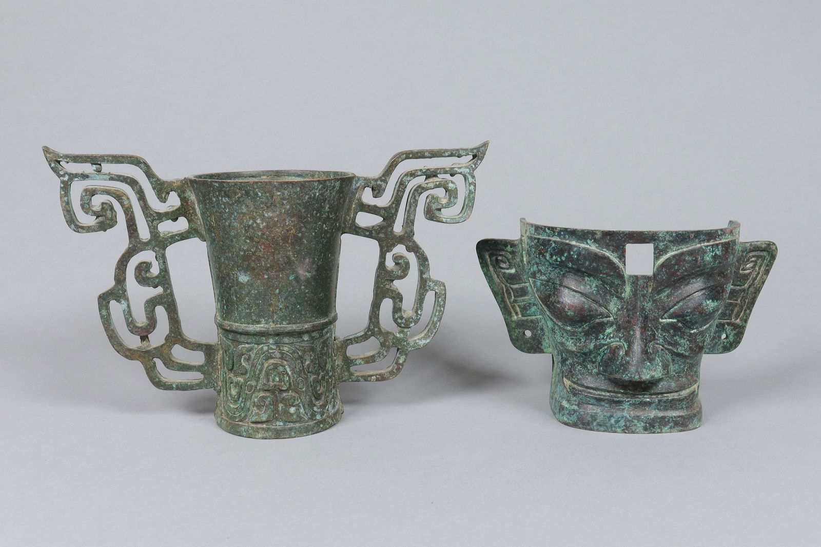 Lots Chinese bronze vessels: Lots Chinese fine bronze vessels. Largest H: 5.35" x W: 8.5."