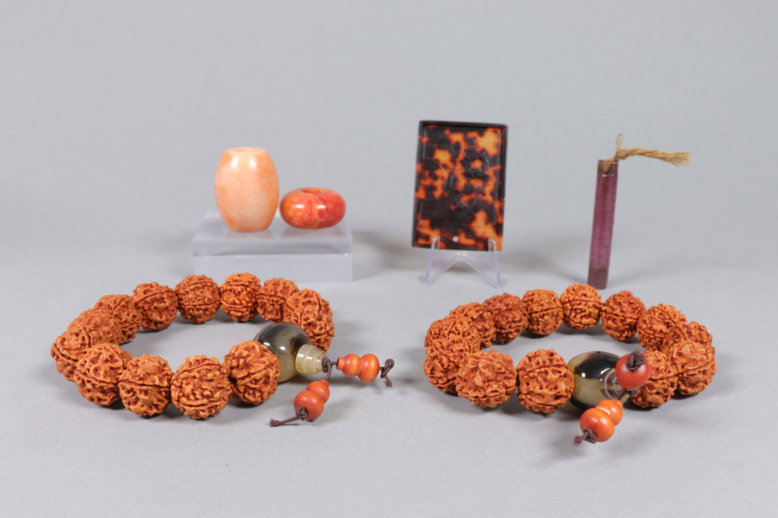 Lots Chinese fine carvings: Lots Chinese fine carvings.