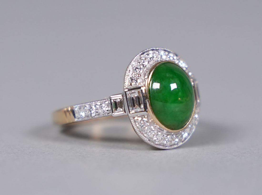 14 kt y/g jadeite diamond ring US 6.8 (1 of 9)