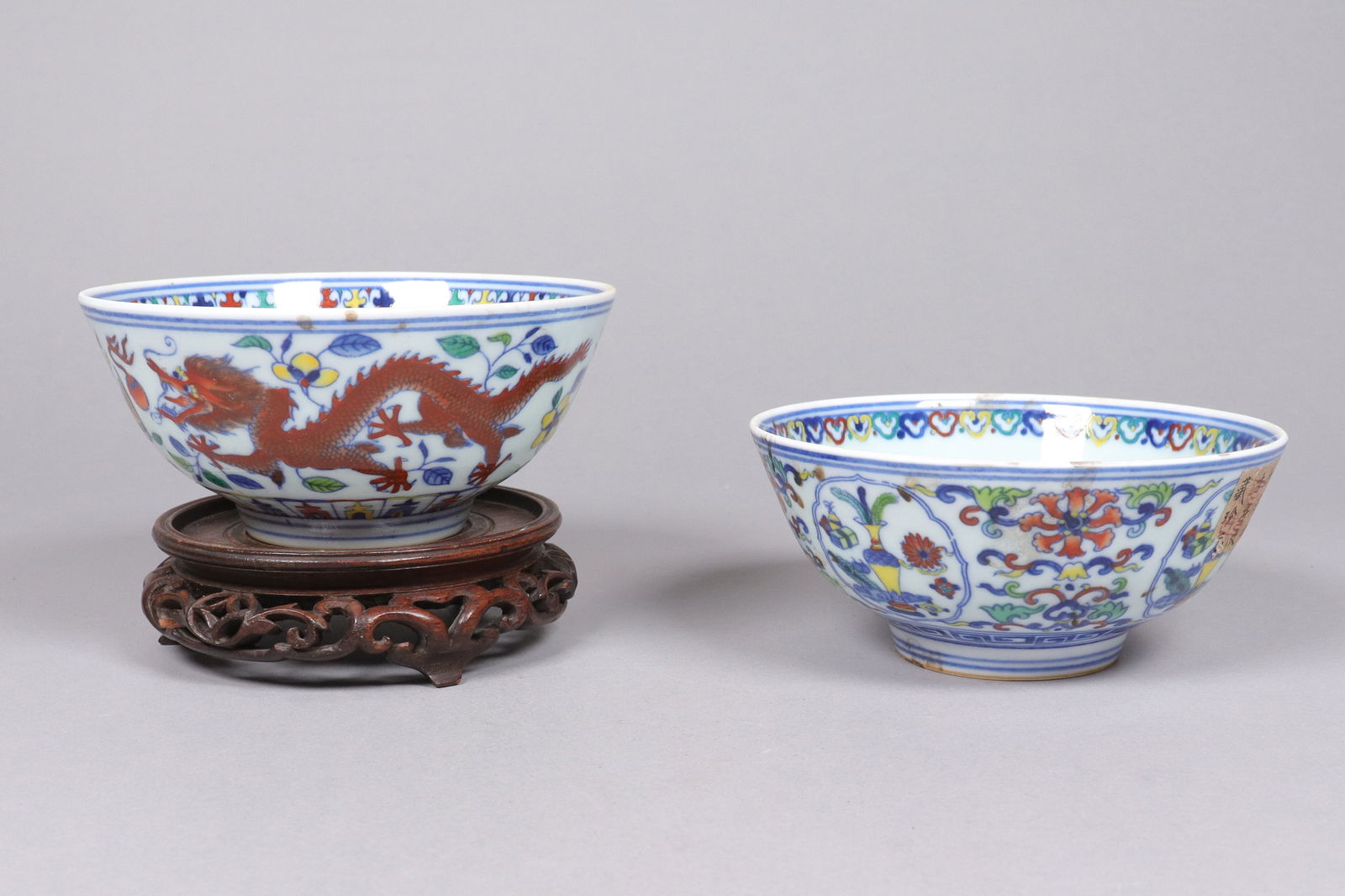 Lots Chinese fancy bowls: Lots Chinese fancy bowls. H: 2.65" x W: 5.5."
