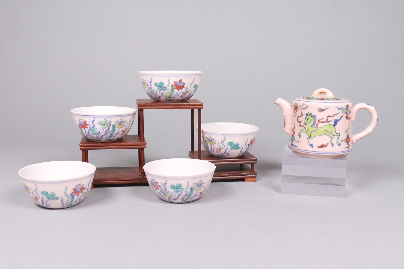 Lots Chinese fancy porcelains: Lots Chinese fancy porcelains.