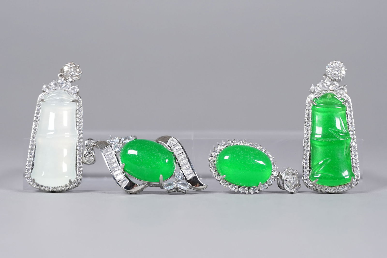 Lots Chinese fine pendants (1 of 6)