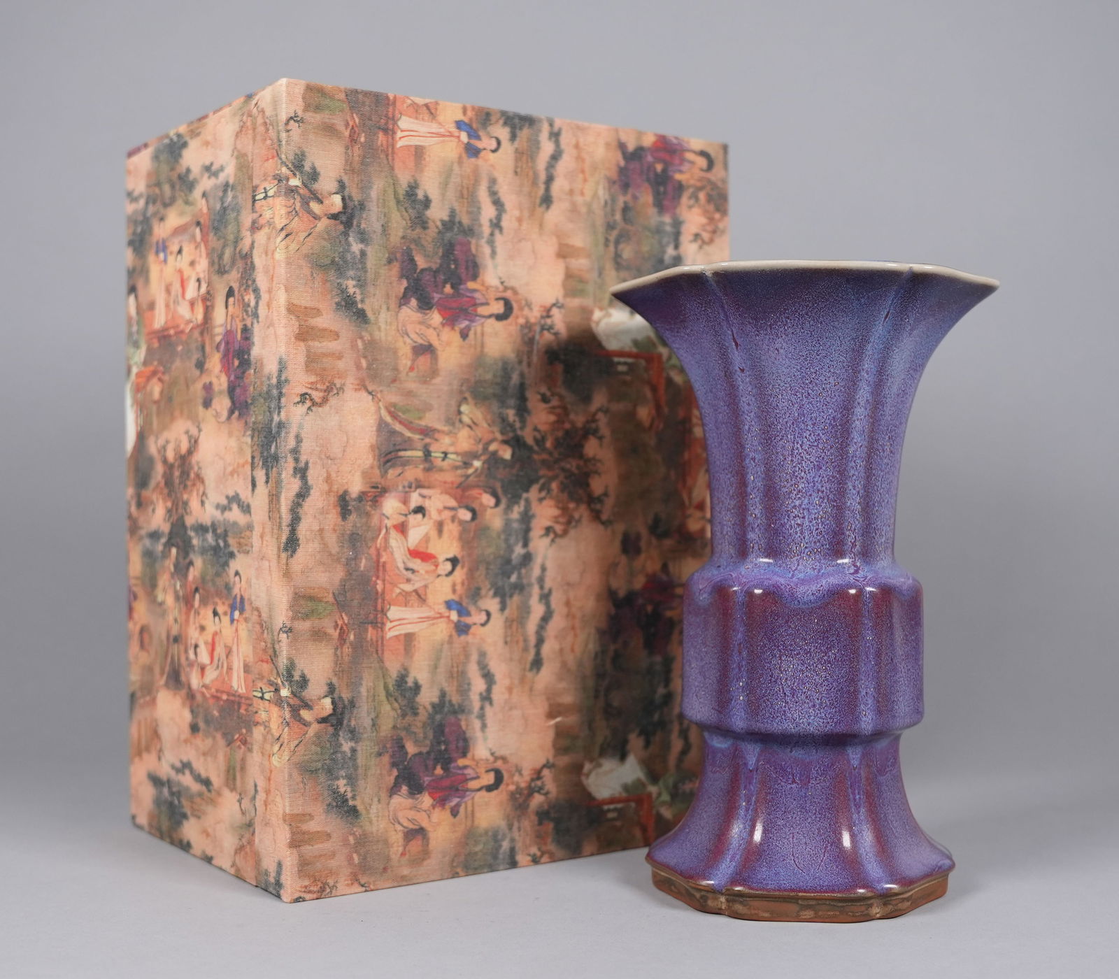 Chinese fine purple vase with box (1 of 7)