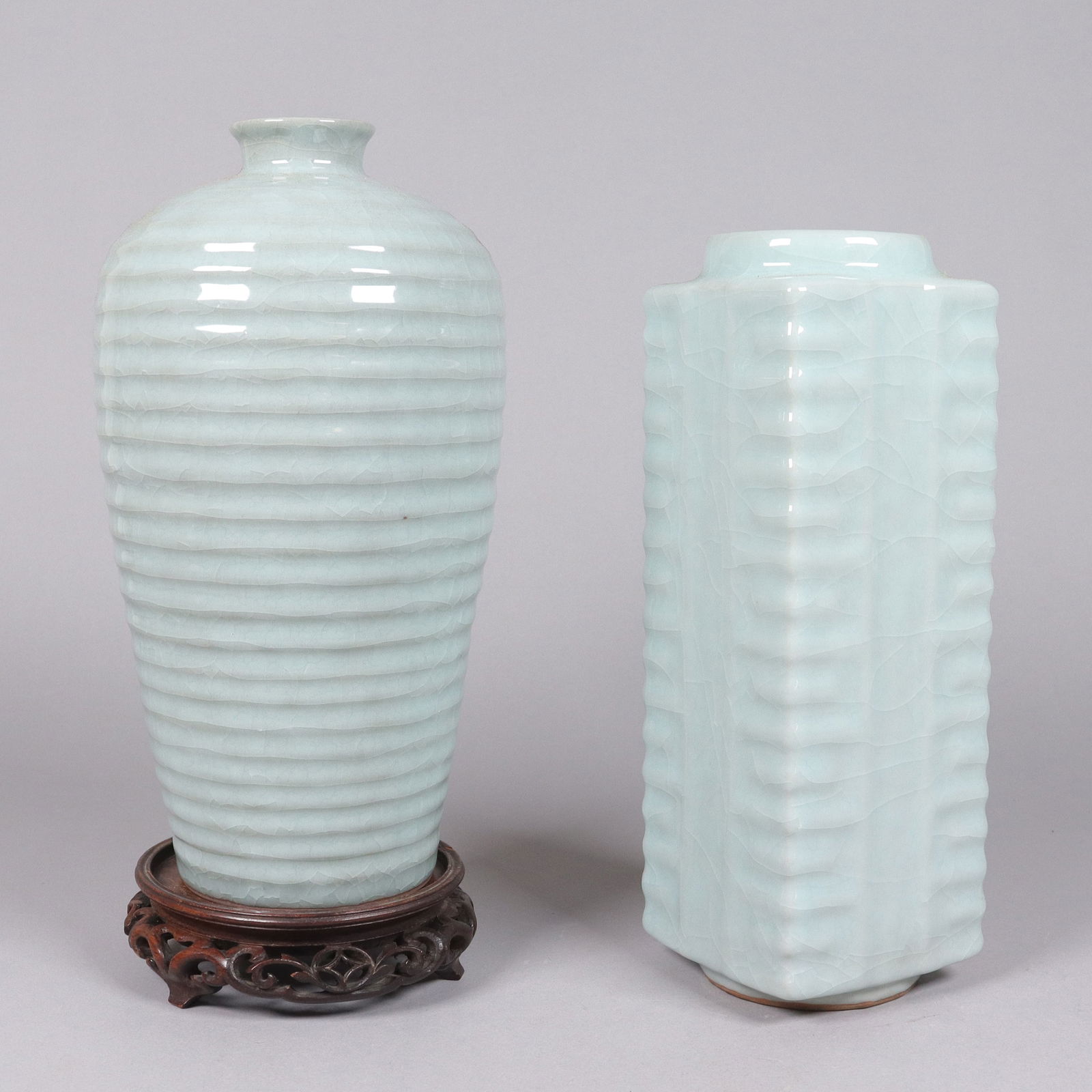 Lots Chinese fine vase: Lots Chinese fine vase, largest H: 9.75" x W: 3.25."