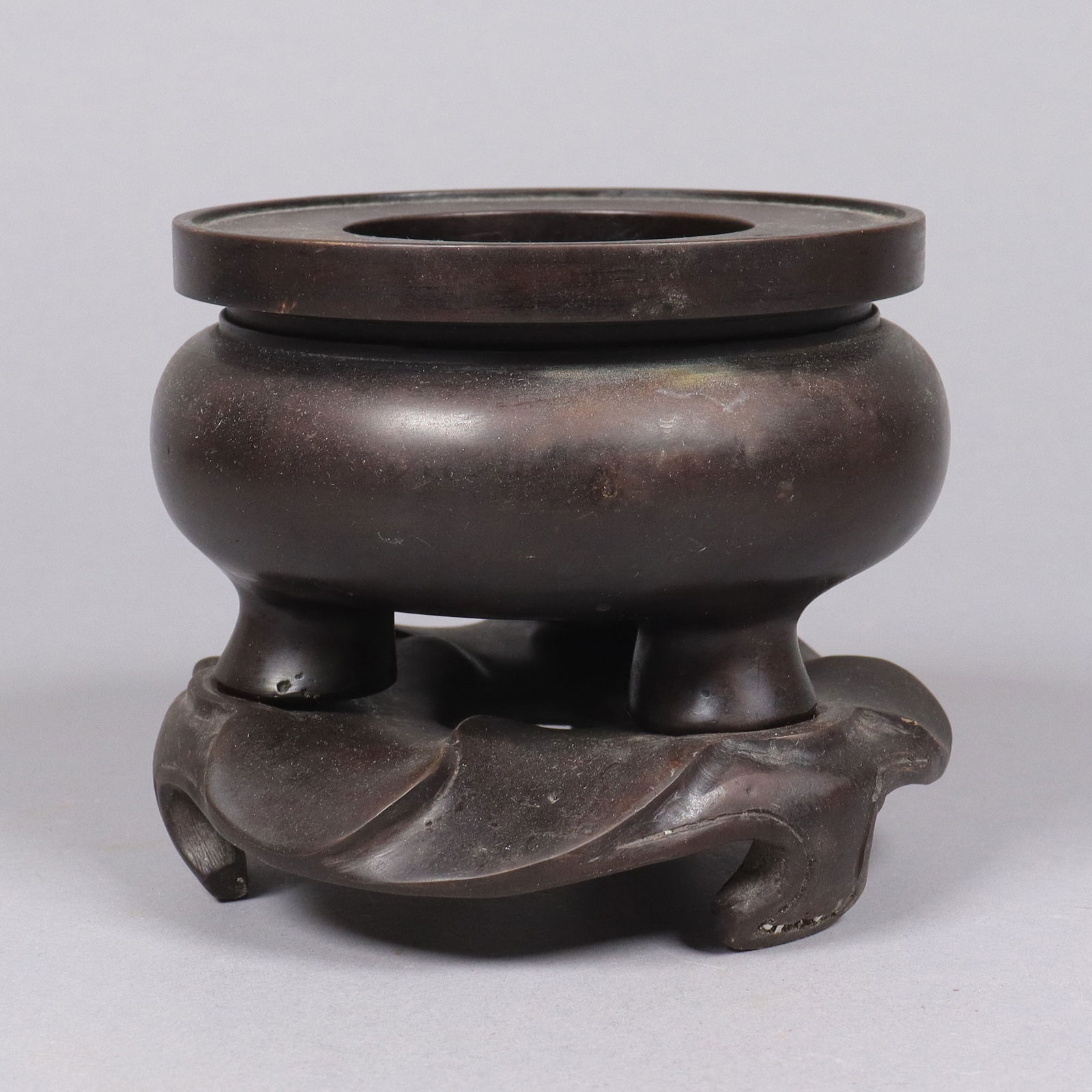 Chinese heavy antique bronze censer (1 of 7)