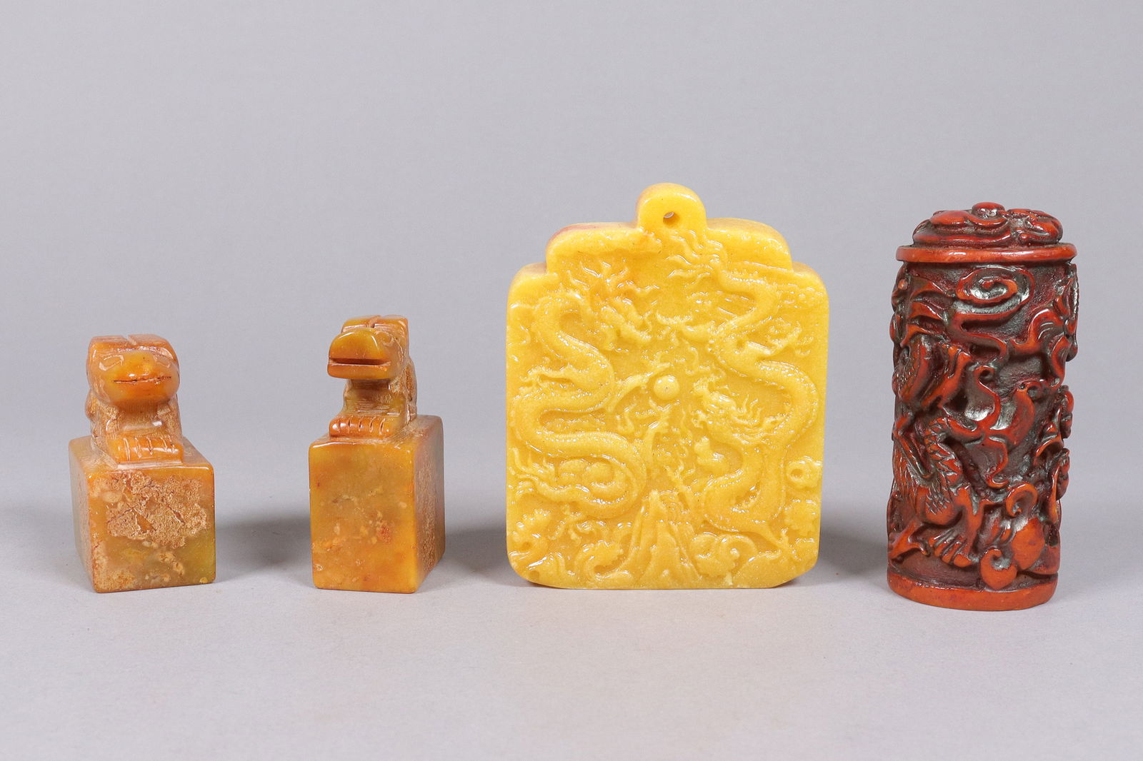 Lots Chinese carvings: Lots Chinese fine carvings.