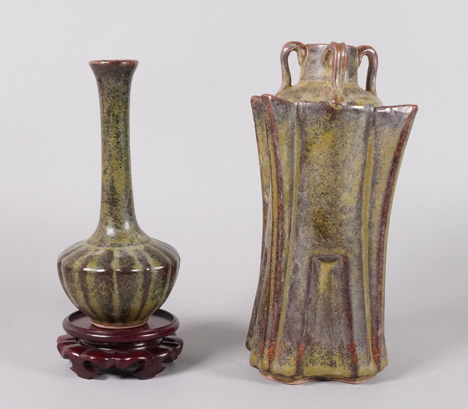 Lots Chinese fine vase: Lots Chinese fine vase. Largest H: 10.1" x W: 4.1."