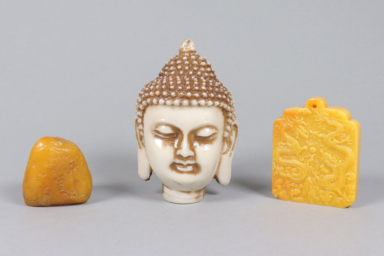 Lots Chinese items: Lots Chinese items.