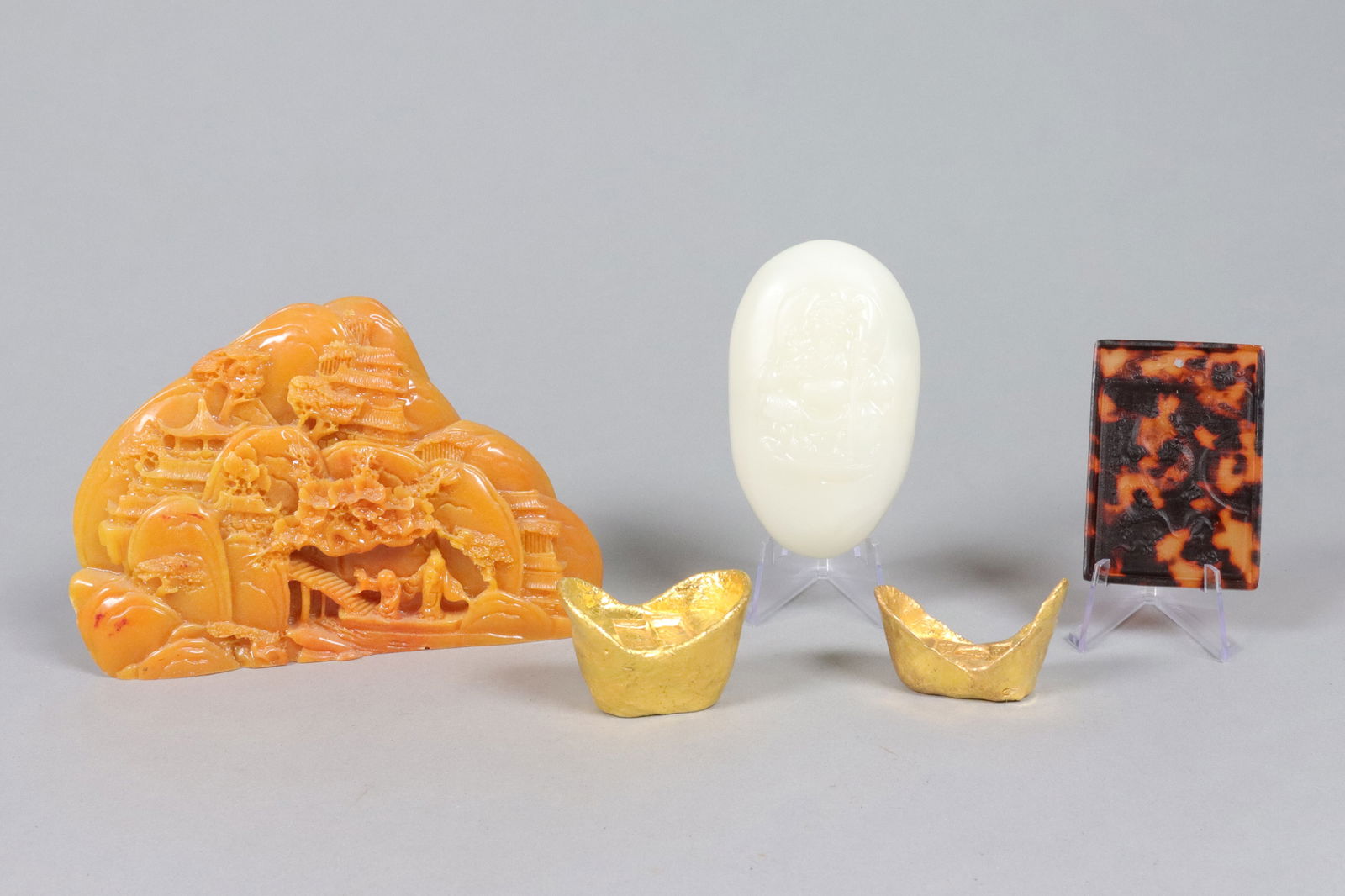 Lots Chinese ingots and others: Lots Chinese ingots and other items. Ungraded or authenticated. All sales are final, no return.