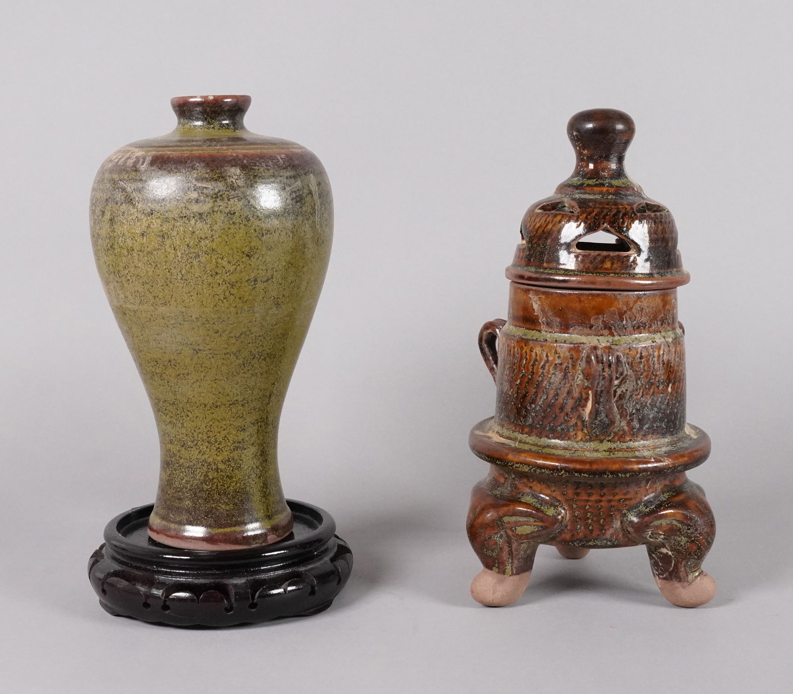 Lots Chinese fine vase: Lots Chinese fine vase, largest H: 9" x W: 4.7."