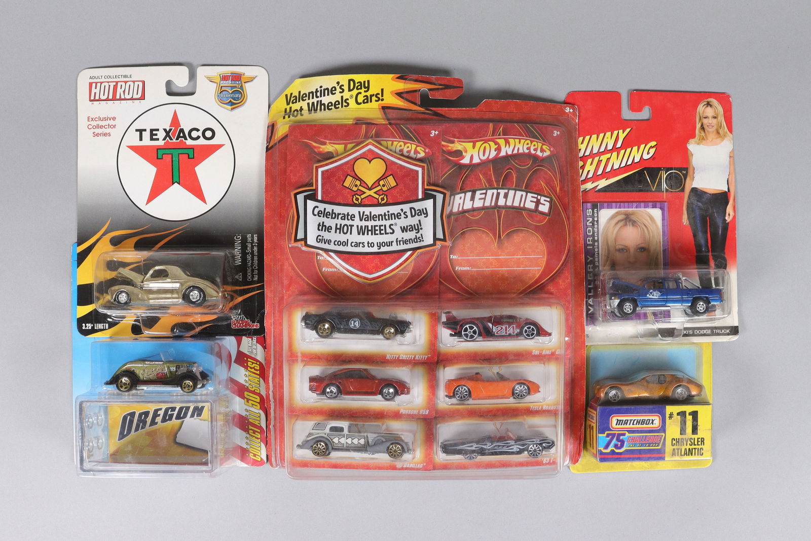 Lots vintage car toys: Lots vintage car toys, in original packaging.