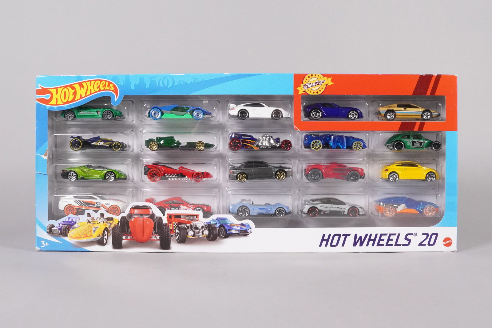 Lots Hot Wheels toy figure (1 of 7)