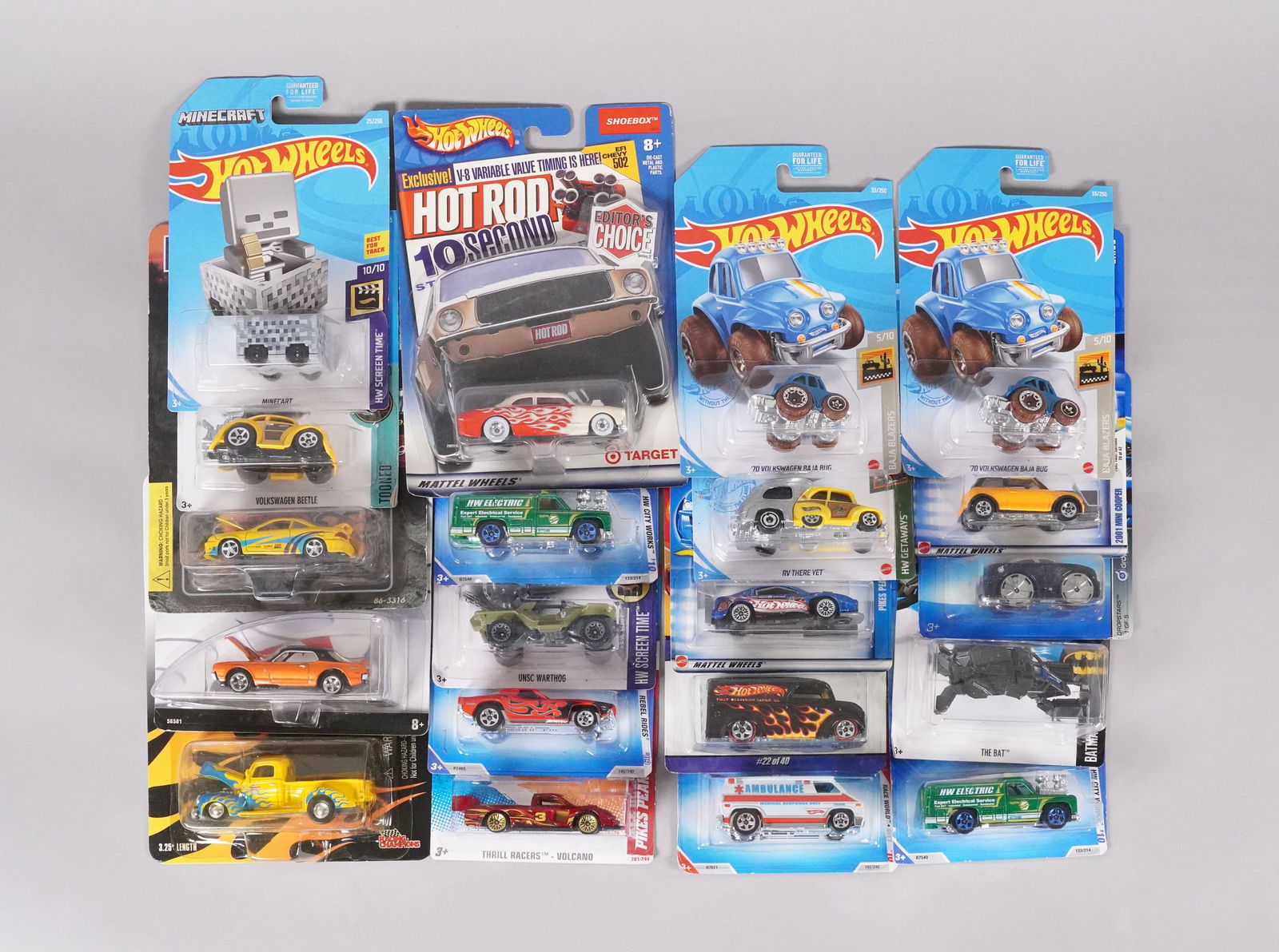 Lots Hot Wheels toy figure (1 of 5)