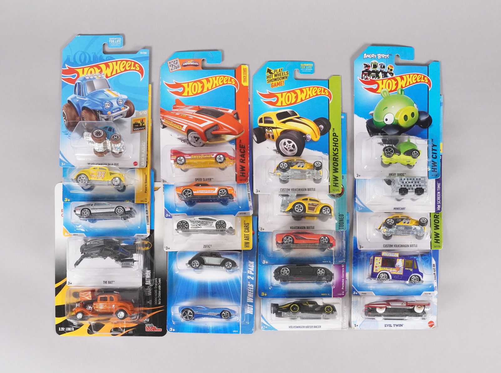 Lots Hot Wheels toy figure (1 of 5)