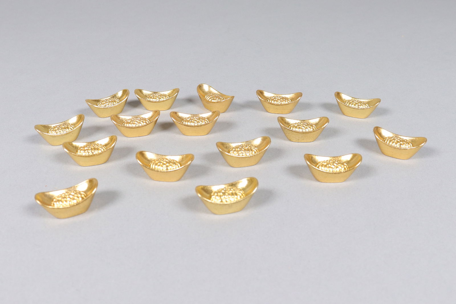 Lots ingots ungraded: Lots ingots ungraded or authenticated. We do not guarantee any carvings, grading, markings, letters, material or age. All sales are final, no return.