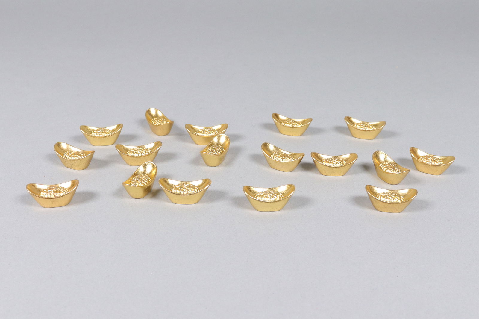 Lots ingots ungraded: Lots ingots ungraded or authenticated. We do not guarantee any carvings, grading, markings, letters, material or age. All sales are final, no return.