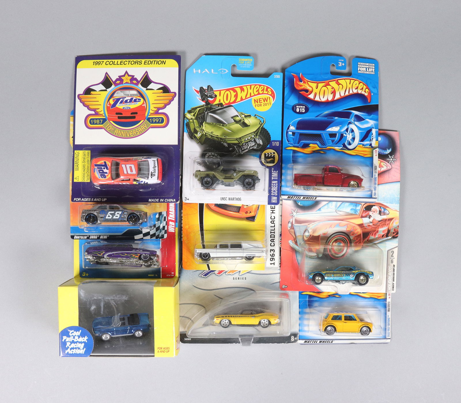 Lots vintage car toy figures (1 of 6)