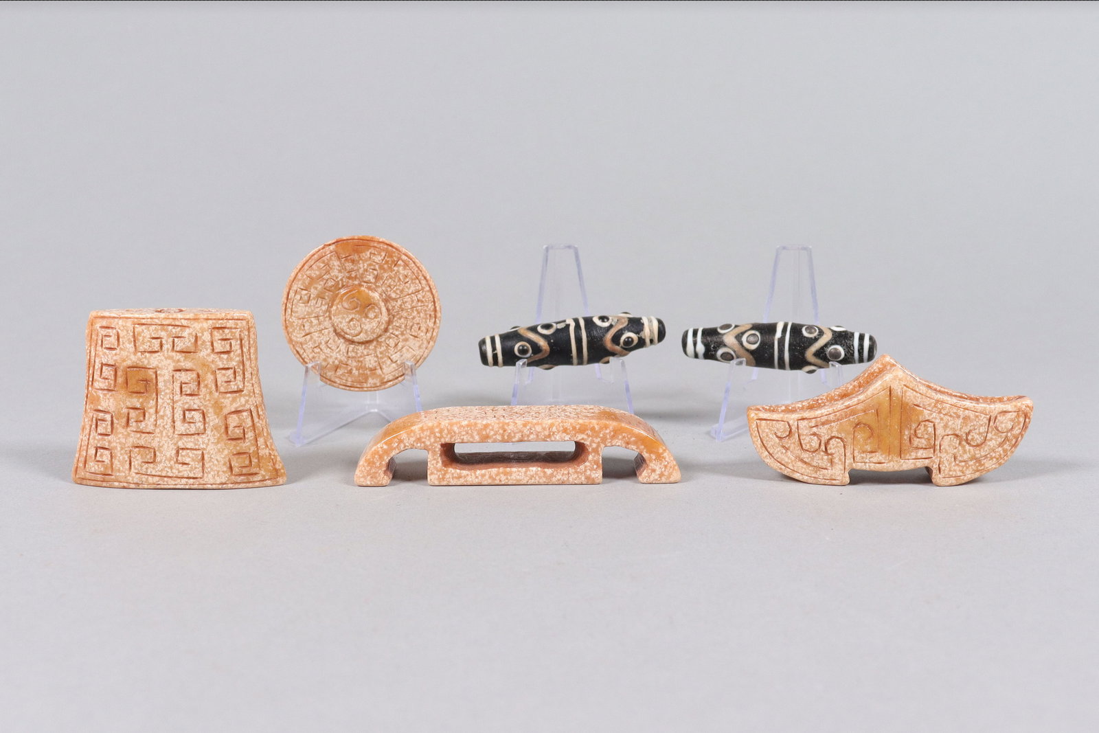 Lots Chinese fine carvings (1 of 6)