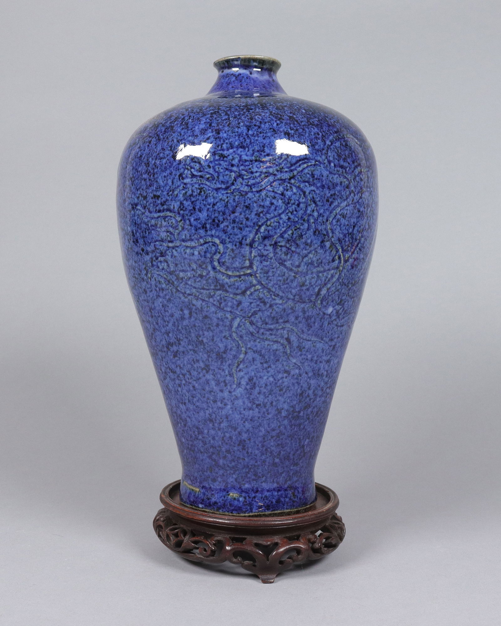 Chinese fine blue vase (1 of 6)