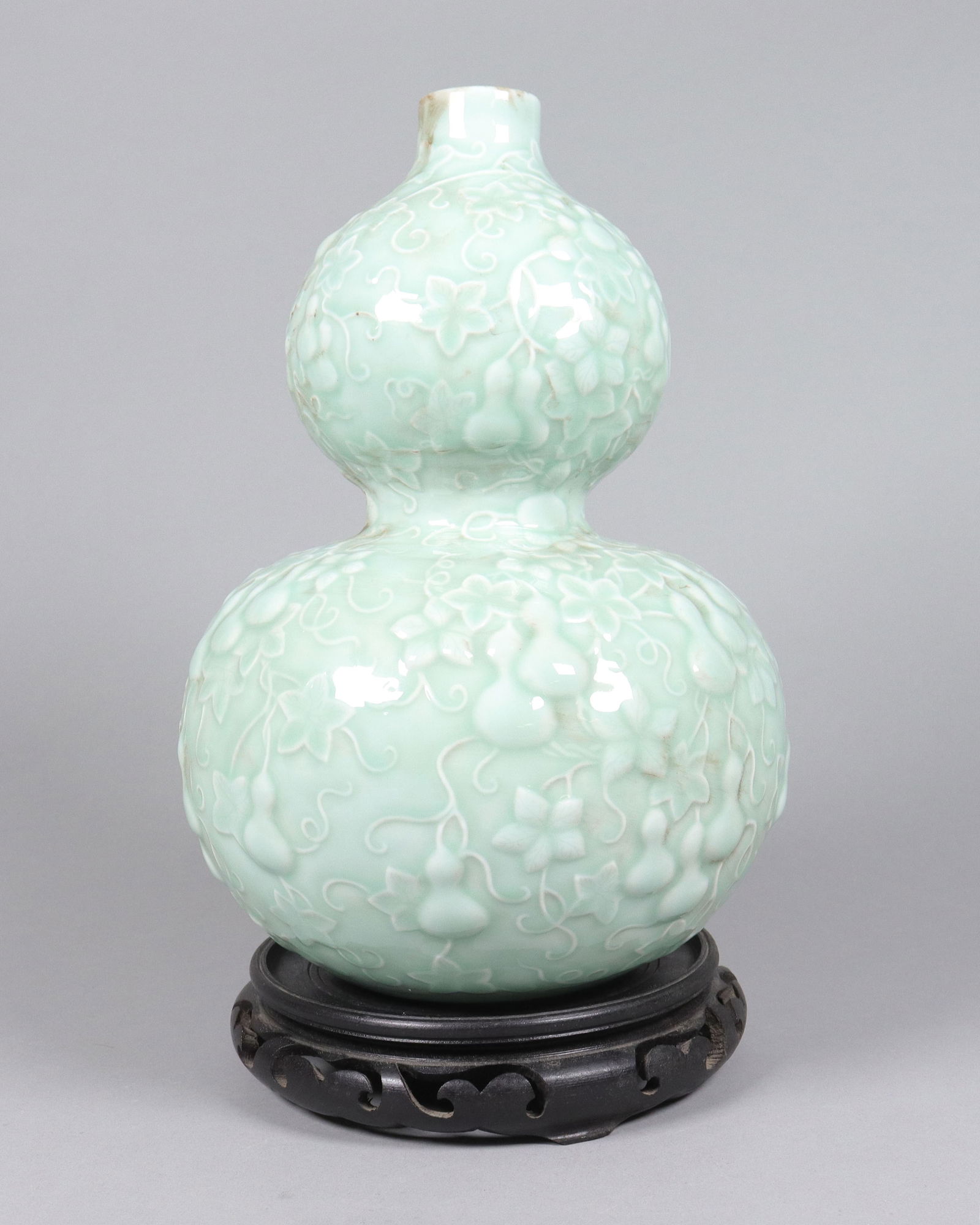 Chinese fine celadon gourd vase (1 of 6)