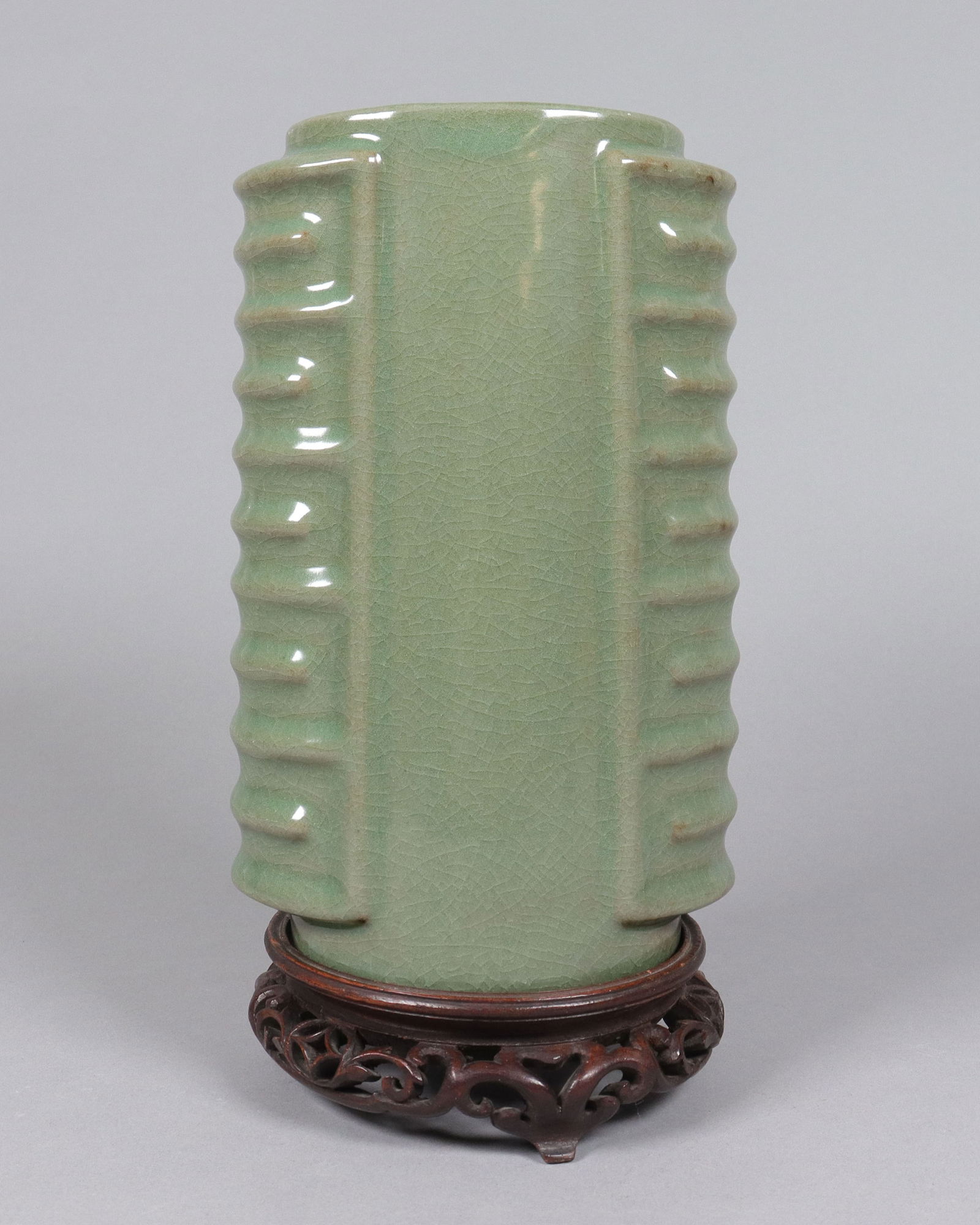 Chinese fine crackled vase (1 of 6)