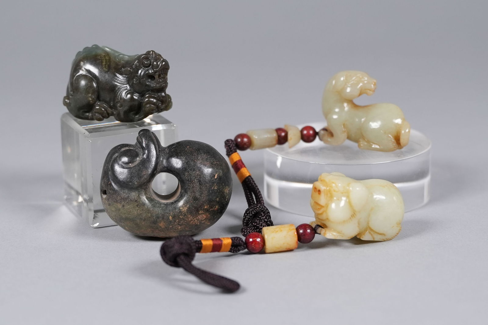 Lots Chinese fine carvings (1 of 7)