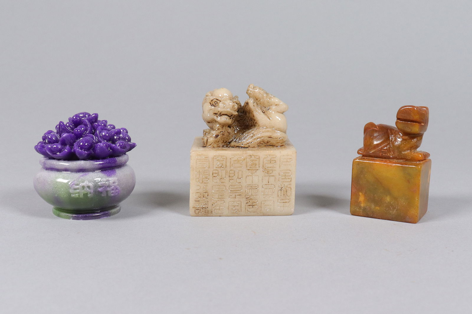 Lots Chinese carvings (1 of 7)