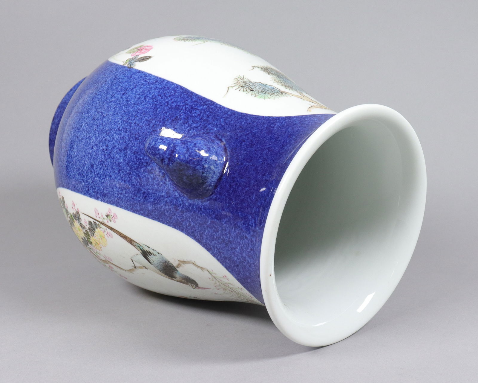 Chinese fine handled vase - 4