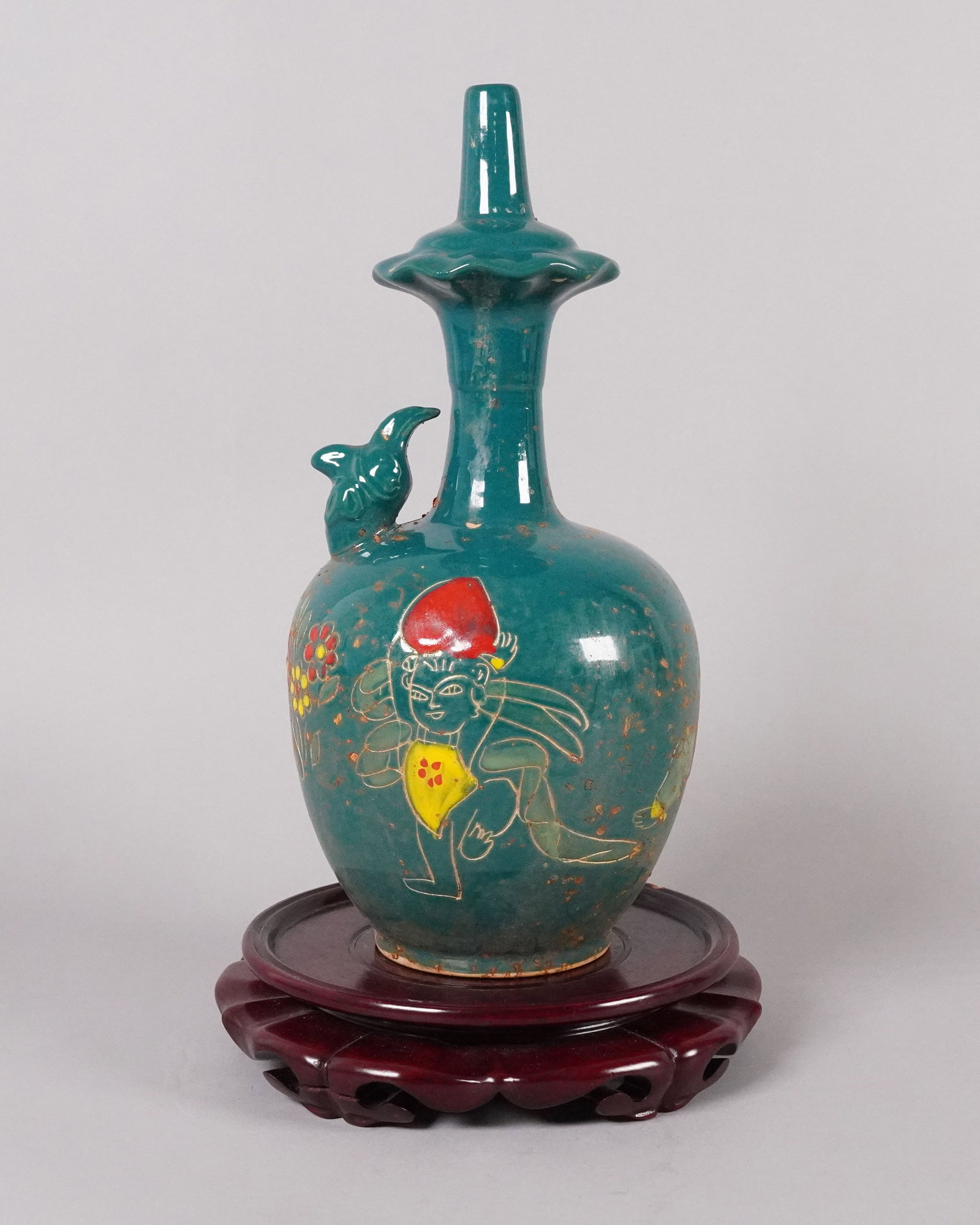 Chinese unusual green vase (1 of 6)