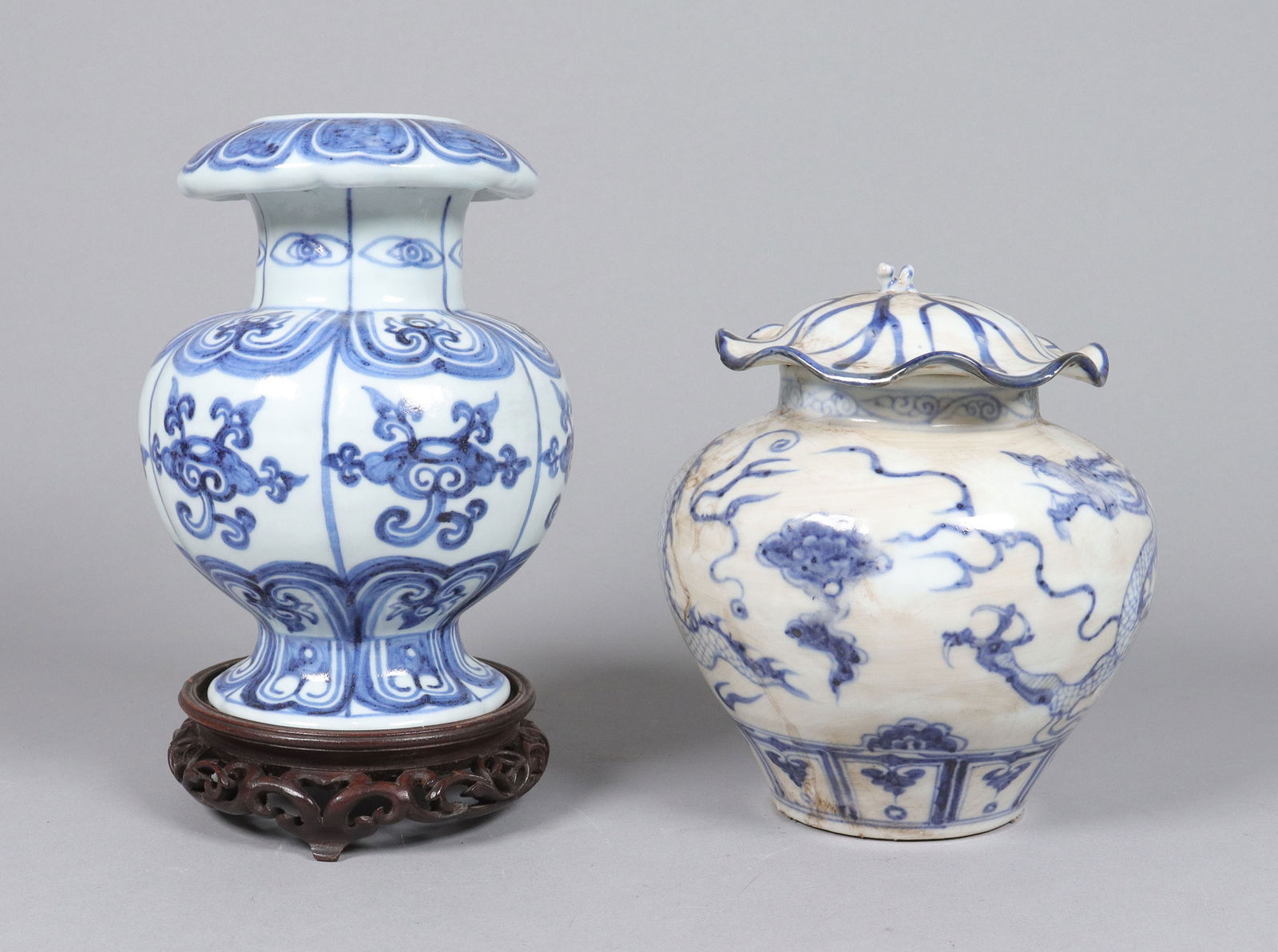 Lots Chinese b/w fine vase (1 of 7)