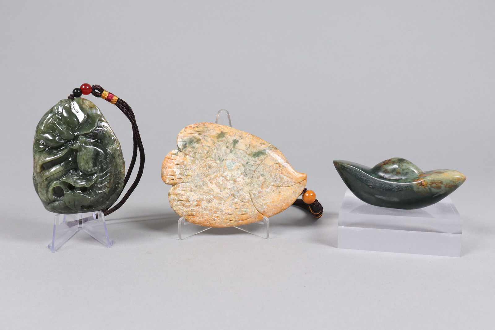 Lots Chinese large carvings (1 of 7)