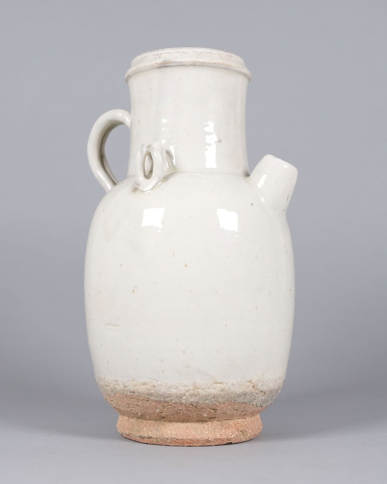 Chinese handled white jar (1 of 7)