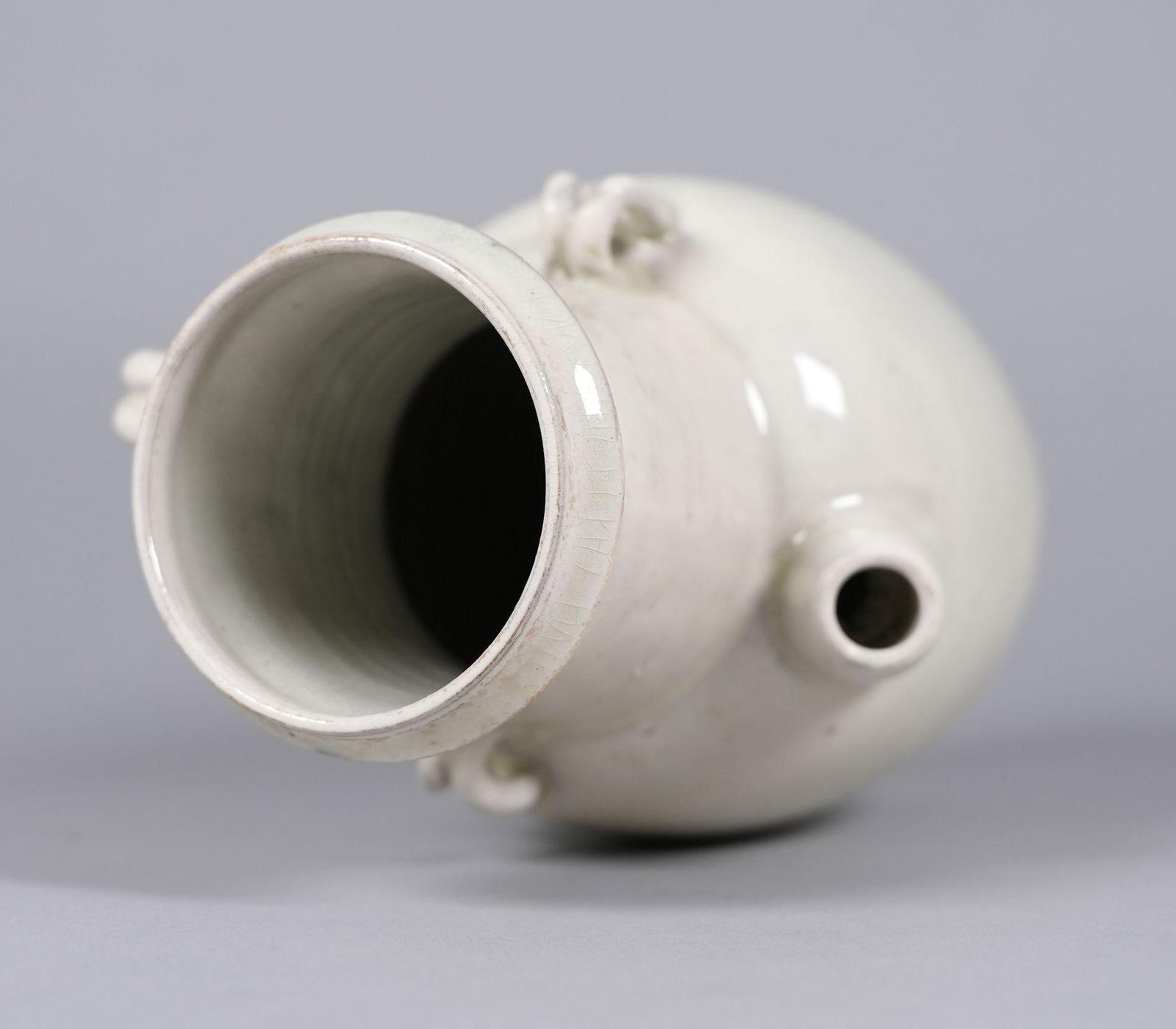 Chinese handled white jar - 3