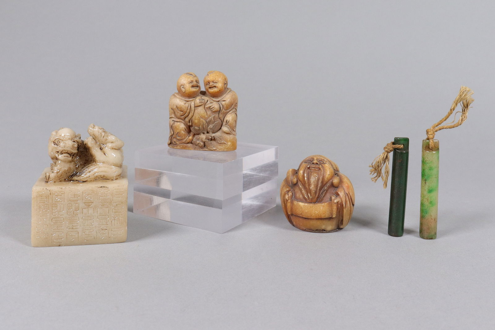 Lots Chinese carvings (1 of 7)