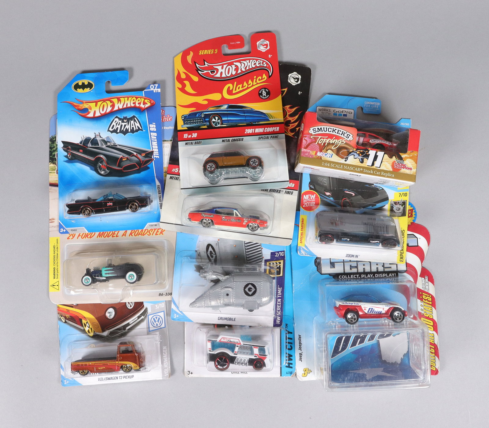Lots vintage toy car figures in box: Lots vintage toy car figures in box.